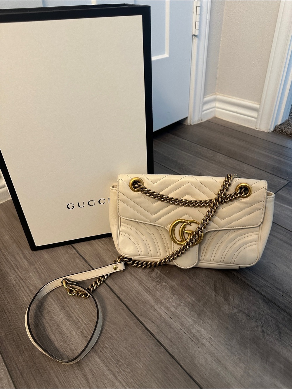 Crème Marmont Gucci Small Handbag